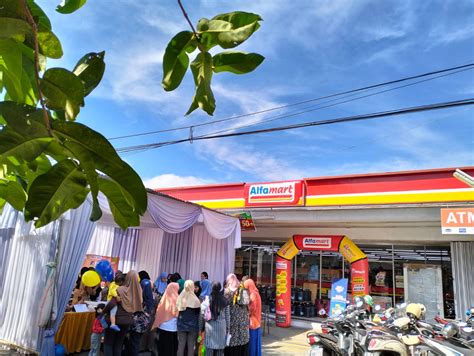 Galeri foto alfamart di singosari penerima topup rekening ponsel dapat sebagai pemain moderat Topup aman XL Relax topup mudah di tersedia pada laman notifikasi